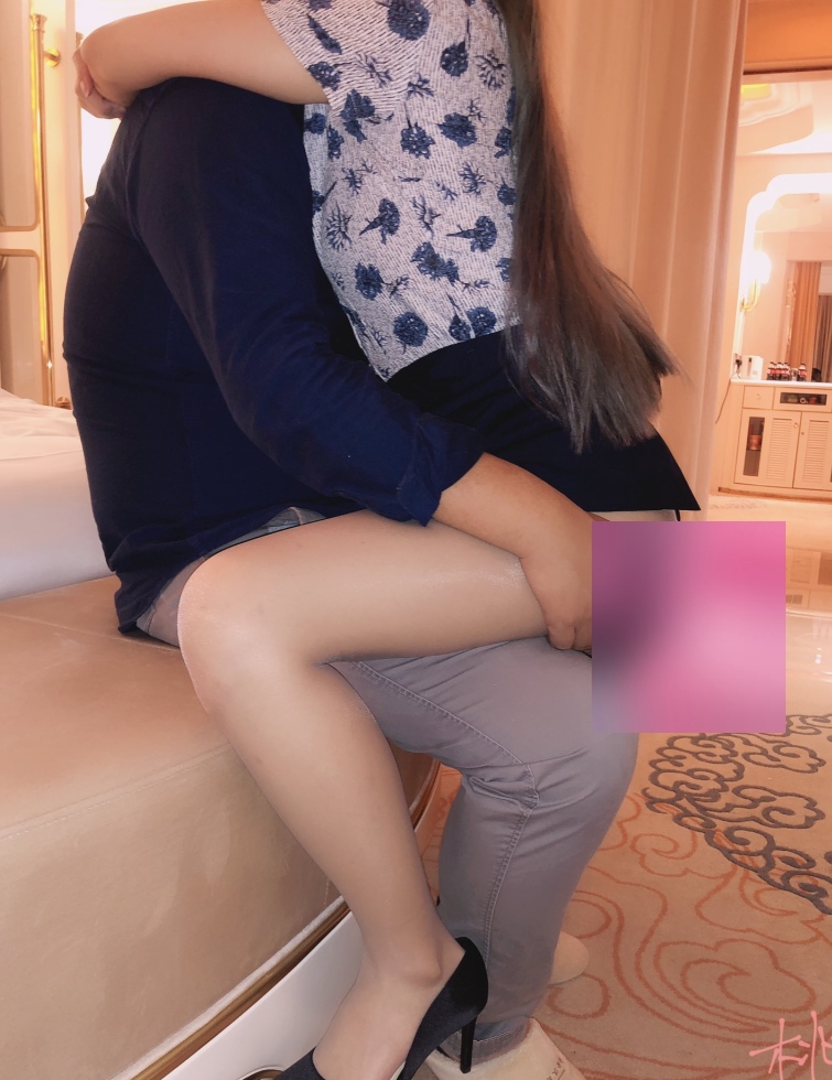 推特@依依情侣付费视频84部33.4G包臀裙