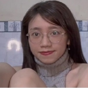 10.2G19岁嫩妹Maysole原创女女私教30部滑如凝脂