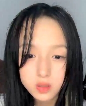 小芊Baby刚满18水润私拍8V合集4.3G嫩得掐